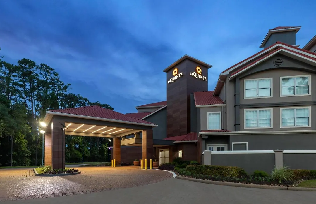 La Quinta Inn & Suites By Wyndham Houston Bush Iah South-1